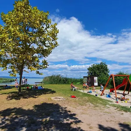 Wellapartman Apartman *